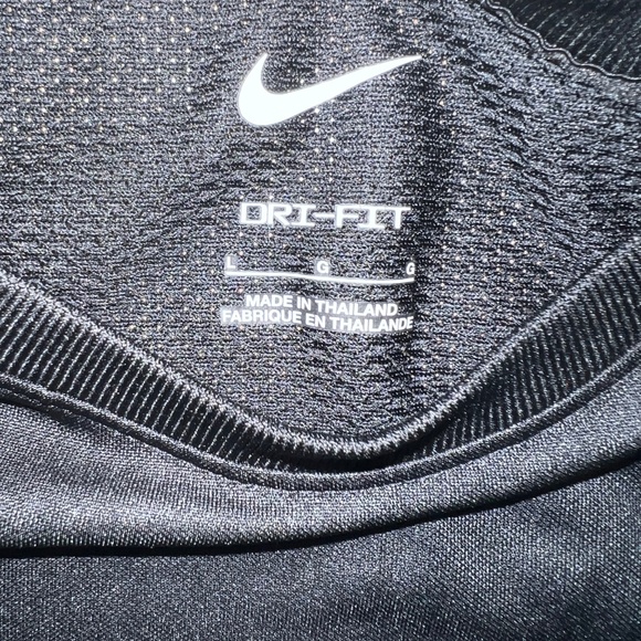 Youth Nike Dry-Fit Shirt, Like New, YL - Picture 2 of 2